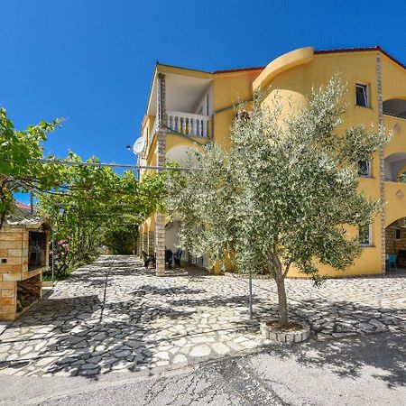 Apartments Mark - 200 M From Sea Novalja Dış mekan fotoğraf