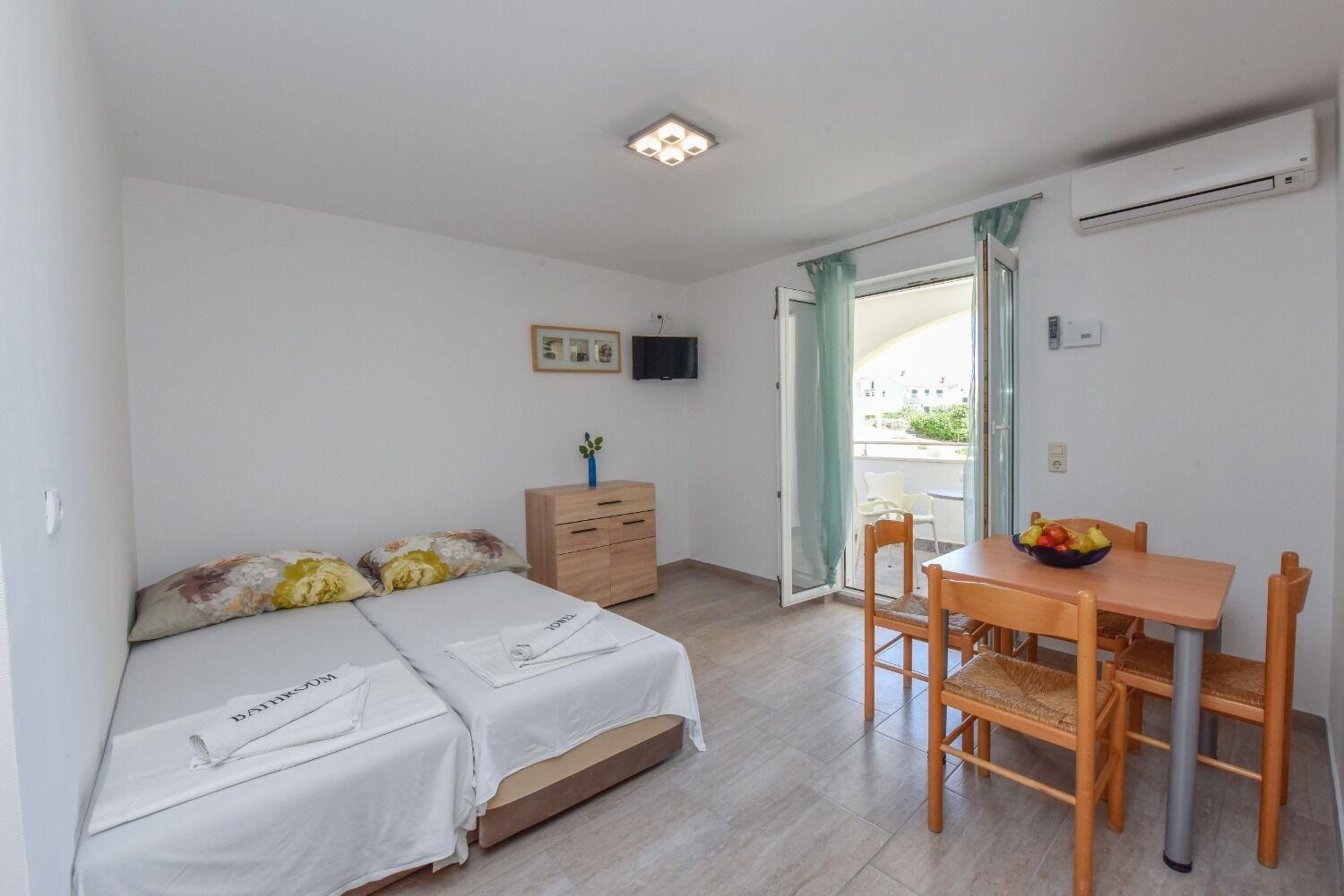Apartments Mark - 200 M From Sea Novalja Dış mekan fotoğraf